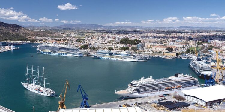 Cartagena recibirá 37.000 pasajeros de cruceros en mayo