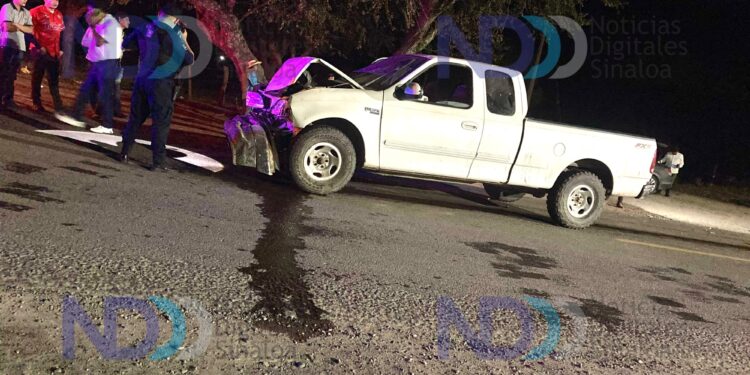 Chocan dos camionetas sobre la carretera Escuinapa-Teacapán, en el crucero de Palmito » Noticias Digitales Sinaloa