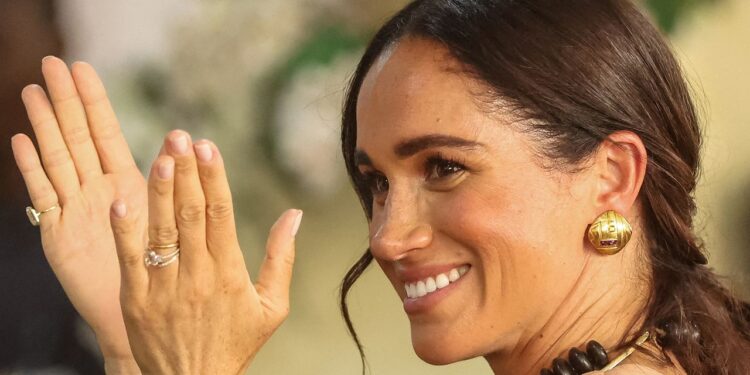 Cómo llevar las uñas naturales californianas de Meghan Markle en Primavera-Verano 2025
