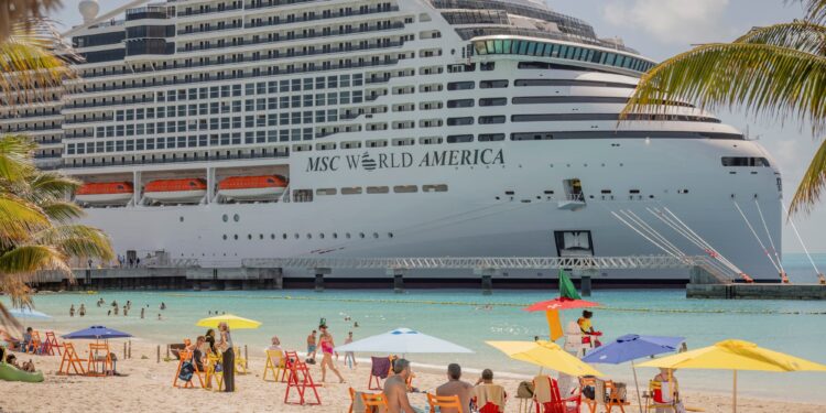 Cómo es el MSC World America, el impactante crucero que inauguraron Drew Barrymore, Orlando Bloom y Gloria Estefan