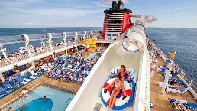 El crucero Disney Fantasy atracará seis veces en A Coruña este año