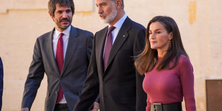 ERC pregunta al Gobierno qué ministerios pagan los viajes oficiales del Rey y si hacen auditorías de los gastos