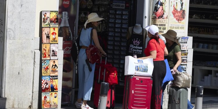 El sector turístico detecta "cancelaciones puntuales" de viajes hacia EEUU, pero espera una buena Semana Santa