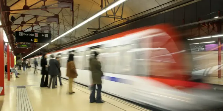 Este es el estado de trenes, aviones y metro de hoy tras el apagón de ayer
