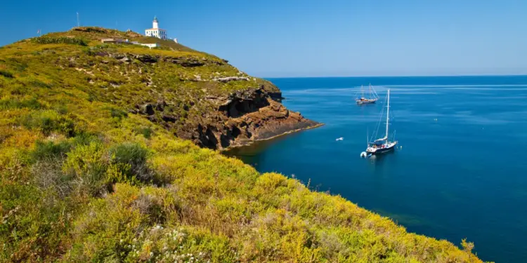 Las maravillas naturales de España ideales para planear una escapada este mayo