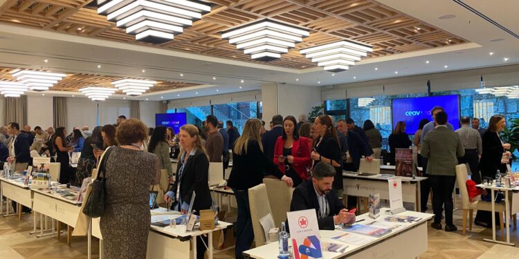 Extremadura se promociona en dos eventos con 250 agentes de viajes de Galicia y el norte de Portugal