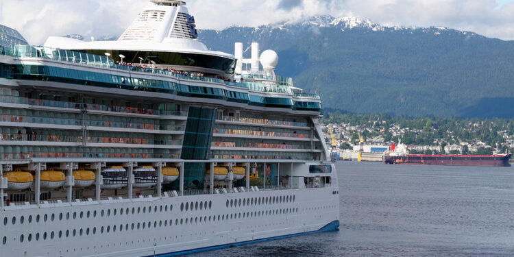lleva 25 años viviendo de crucero en crucero