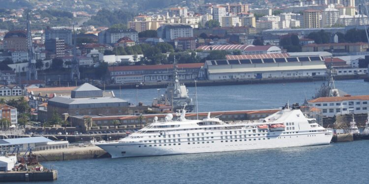Los 2.000 pasajeros del “Arcadia” inauguran el año de cruceros en Ferrol