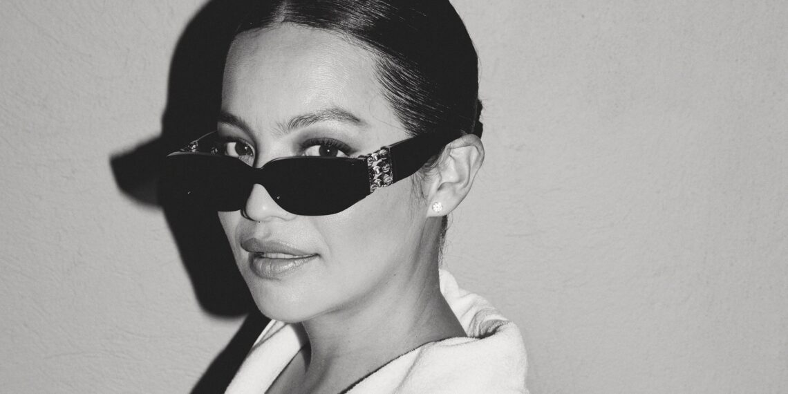 Natalia Reyes celebró una noche de cine colombiano con un maquillaje elegante de Chanel