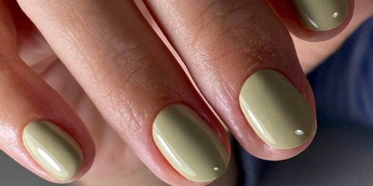 9 colores de uñas que debes probar según tu colorimetría en Primavera-Verano 2025