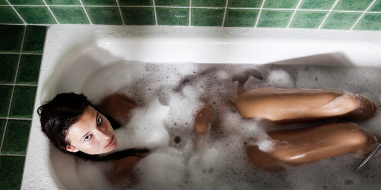 Float On: All the Beauty Benefits of an Epsom Salt Bath