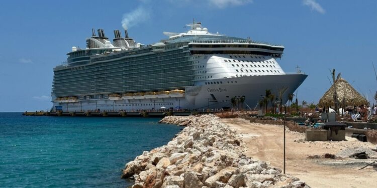 Uno de los cruceros más grandes del mundo llega a Pedernales con más de 8,600 personas a bordo – El Nuevo Diario (República Dominicana)