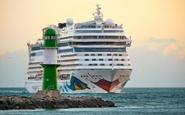 Warnemünde inicia nueva temporada que sumará arribos del AIDAmar y AIDAdiva