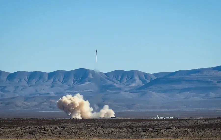 Vista del lanzamiento del cohete New Sphepard desde el centro operaciones de Blue Origin, este 25 de febrero, en Van Horn, Texas (EE.UU.). EFE/Justin Hamel