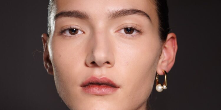 Is Your Concealer Creasing? This Makeup Artist Has Some Game-Changing Tips