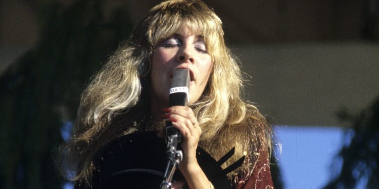 19 Dreamy Vintage Pictures of Stevie Nicks That Prove She’s Forever Been a Boho Muse
| Vogue