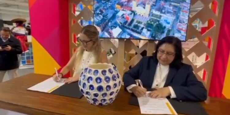 Firma Gobierno de Puebla convenio con Viajes Palacio