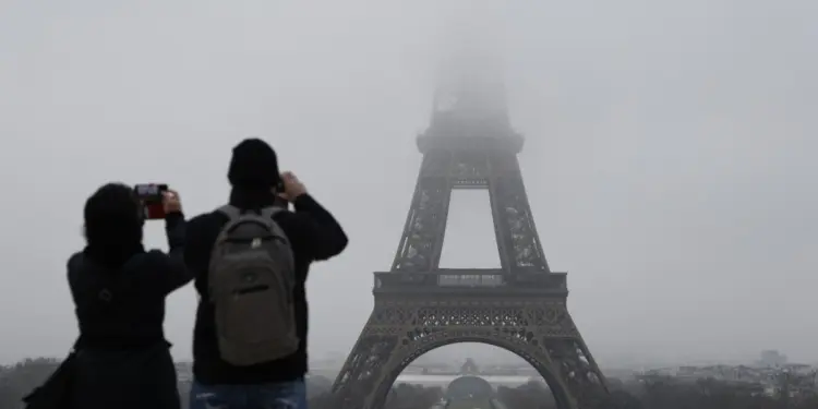 EE.UU. emite advertencia para VIAJES a FRANCIA por insegurid