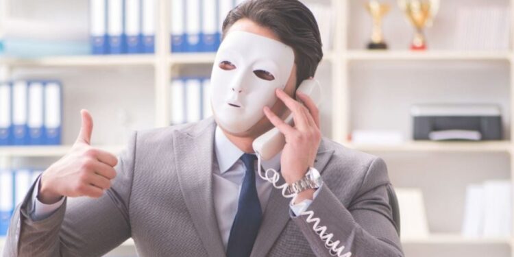 Secretaría del Trabajo alerta de fraudes; ofrecen salarios altos y viajes al extranjero