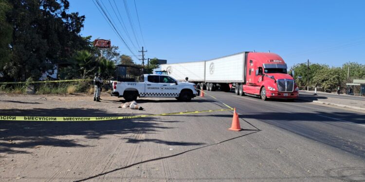 Arrojan un cuerpo en el crucero de la carretera La 20 y la Culiacán-Eldorado – Cafe Negro Portal