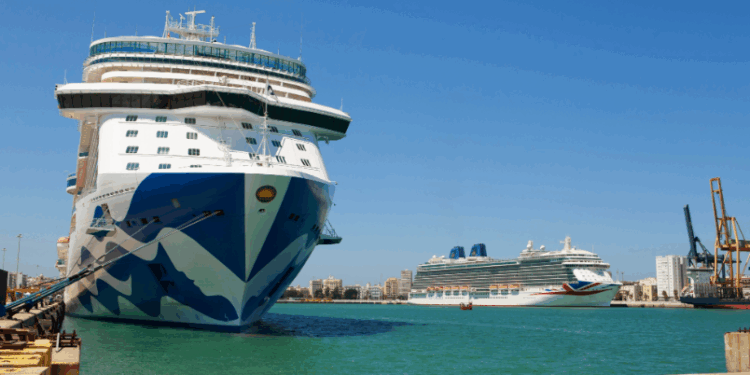 Cruceros en Cádiz presentan más escalas y menos pasajeros