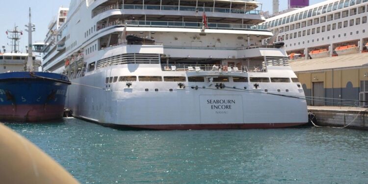 El crucero Seabourn Encore. Imagen de archivo. Gibraltar bate sus propios récords en cruceros: casi 240 escalas en 2025
