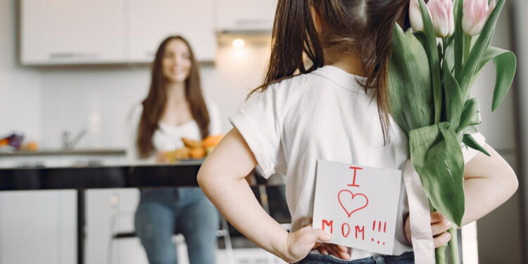 Día de las Madres: los viajes ganan fuerza como regalo y la eSIM garantiza conectividad internacional