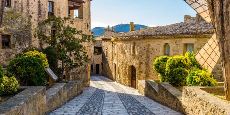 Cuatro pueblos perfectos para descubrir en coche eléctrico