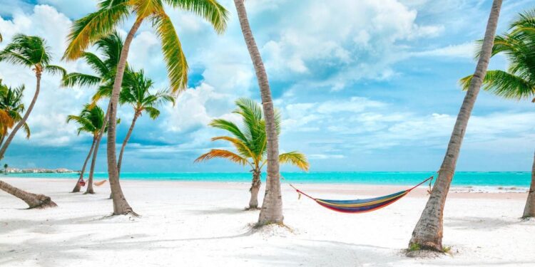 Caribe, escapadas por España o un crucero por el Mediterráneo ofertas para rendirse al verano