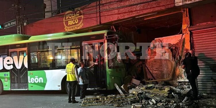 Tiene crucero dos choques en 6 horas