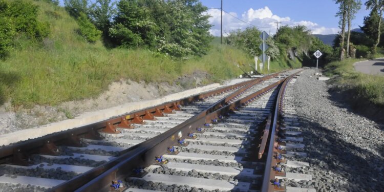 El Canfranero reducirá hasta 30 minutos el tiempo de los viajes