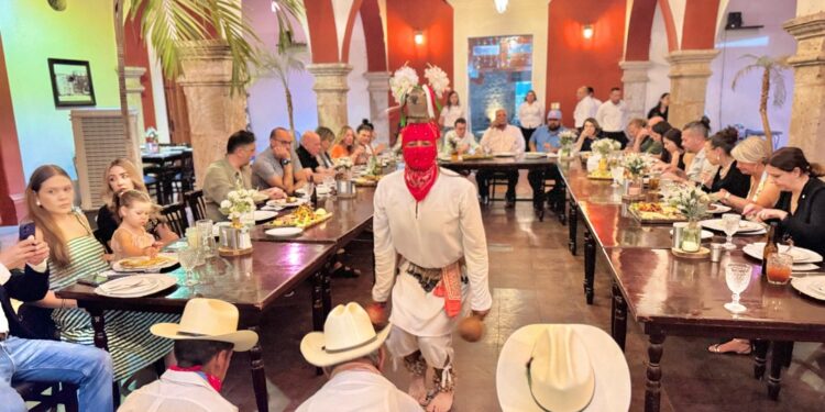 Por los pasillos » El Fuerte cautiva a agencias de viaje de Italia con su riqueza cultural y turística