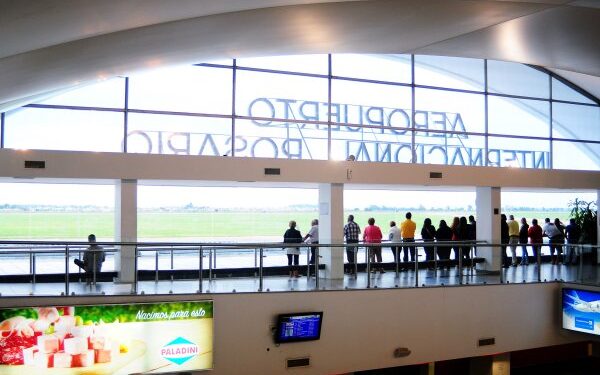 El Gobierno agilizó el trámite para los viajes internacionales de menores de edad - Nacionales