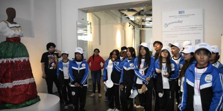 Programa Viajes Inolvidables impulsa identidad y turismo entre estudiantes de Puebla - ContraRéplicaPuebla