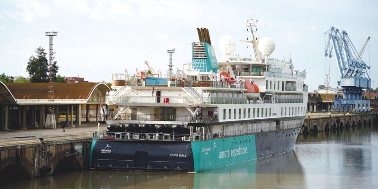 El Puerto de Sevilla suma una nueva escala con el crucero “Sylvia Earle”