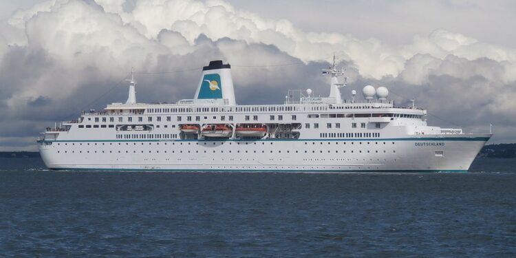 El primer crucero del año llega a Castellón