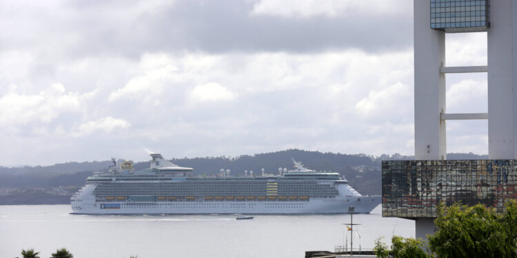 El Puerto aprueba el concurso para dar electricidad a los cruceros