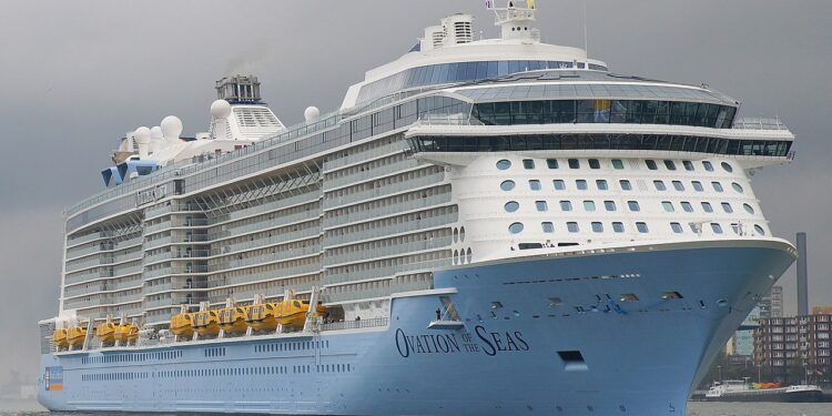 Ensenada recibirá a uno de los cruceros más grandes