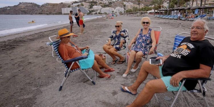 Estos son los pensionistas que tendrán que pagar 100 euros más en los viajes del Imserso de este año