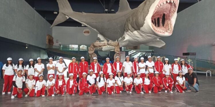 Disfrutan estudiantes de museos de Puebla con “Viajes Inolvidables”