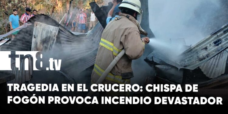 Incendio reduce a cenizas vivienda en El Crucero mientras familia estaba fuera