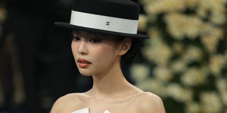 Blackpink’s Jennie Lights Up the Met Gala 2025 in a Chanel Look That Took 330 Hours to Create