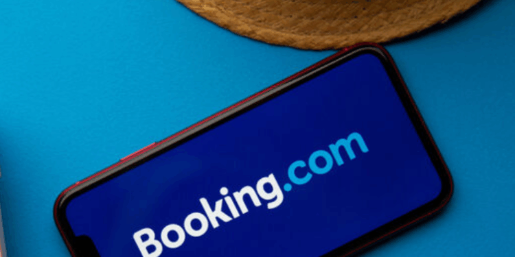 La NBA y la WNBA nombran a Booking.com como el nuevo socio oficial de viajes