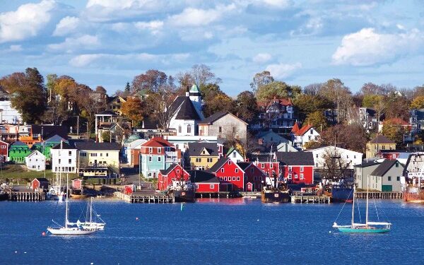 Tauck anuncia crucero para avistar ballenas en nuevos tours por Norteamérica