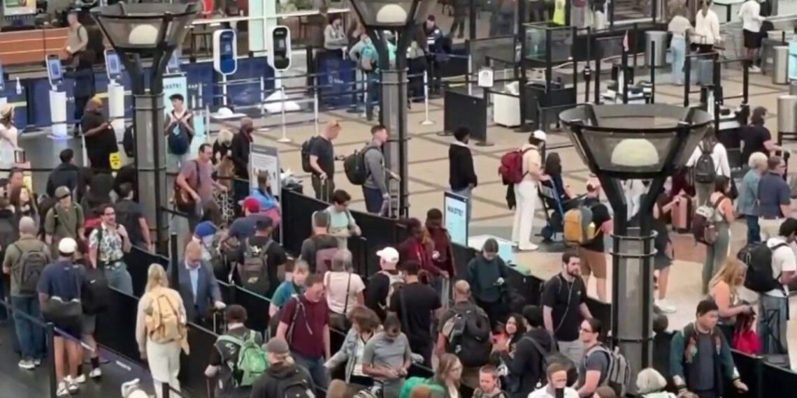 Miles salen de viajes este fin de semana feriado – Telemundo Denver