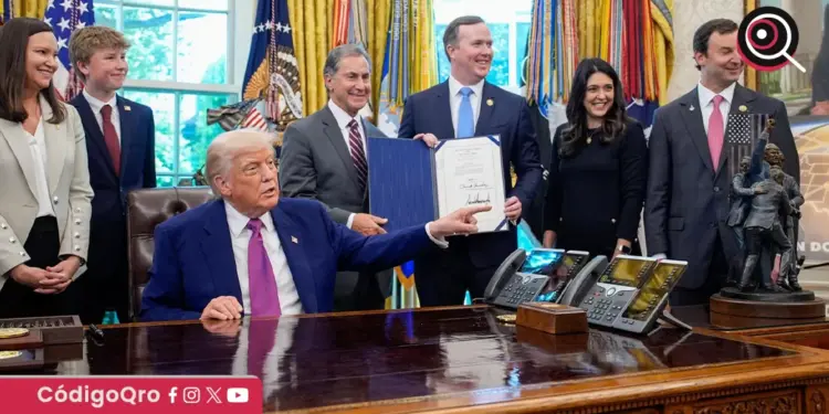 Por facilitar "inmigración ilegal", Trump sanciona a agencias de viajes de la India