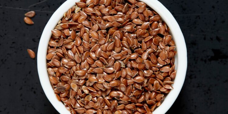 Why You Should Definitely Be Eating Flaxseeds Everyday