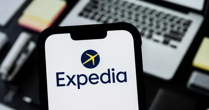 Medidas de Trump golpean a Expedia: acciones caen un 8% debido a la débil demanda de viajes