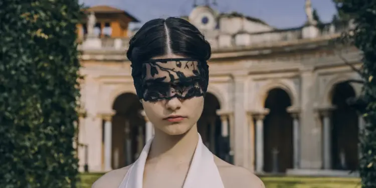 un desfile de alta costura que fusiona cine, historia y moda