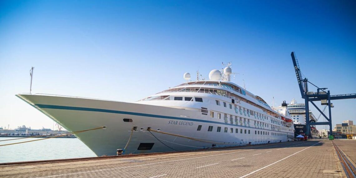 Un crucero con historia y lujo atraca hoy en el puerto gaditano